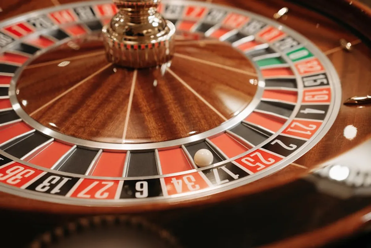 Free Spins vs Cash Bonuses
